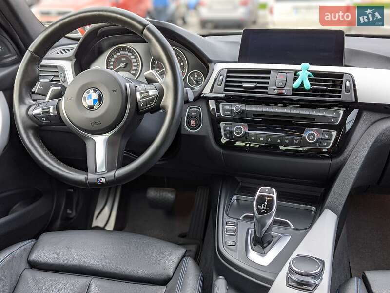 Седан BMW 3 Series 2017 в Киеве