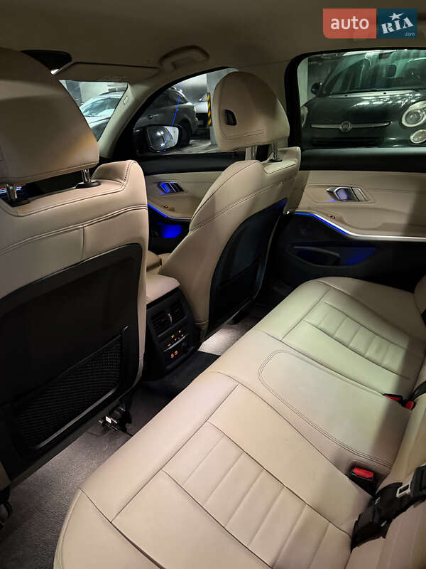 Седан BMW 3 Series 2019 в Киеве