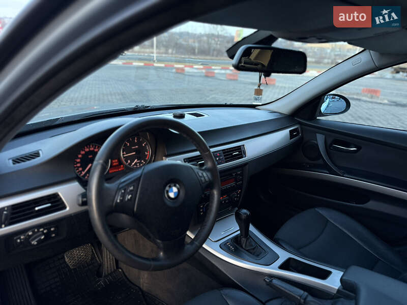 Седан BMW 3 Series 2006 в Черновцах