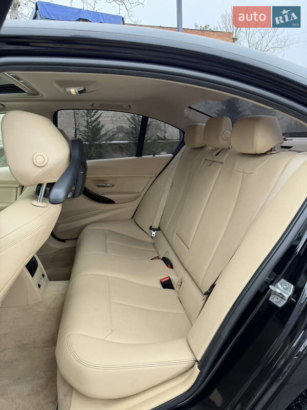 Седан BMW 3 Series 2015 в Могилев-Подольске фото 12 Седан BMW 3 Series 2015 в Могилев-Подольске