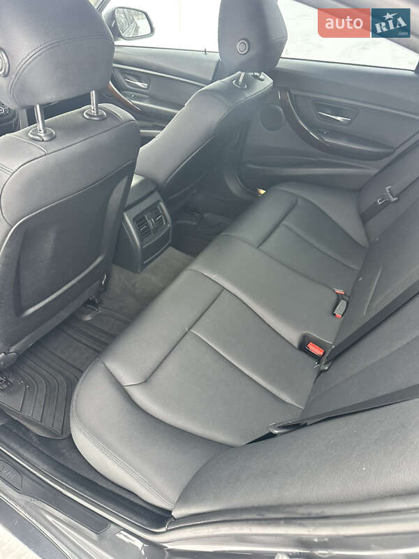 Седан BMW 3 Series 2014 в Умани