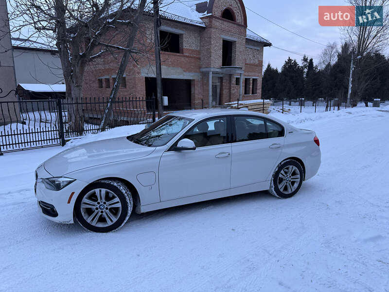 Седан BMW 3 Series 2017 в Львове
