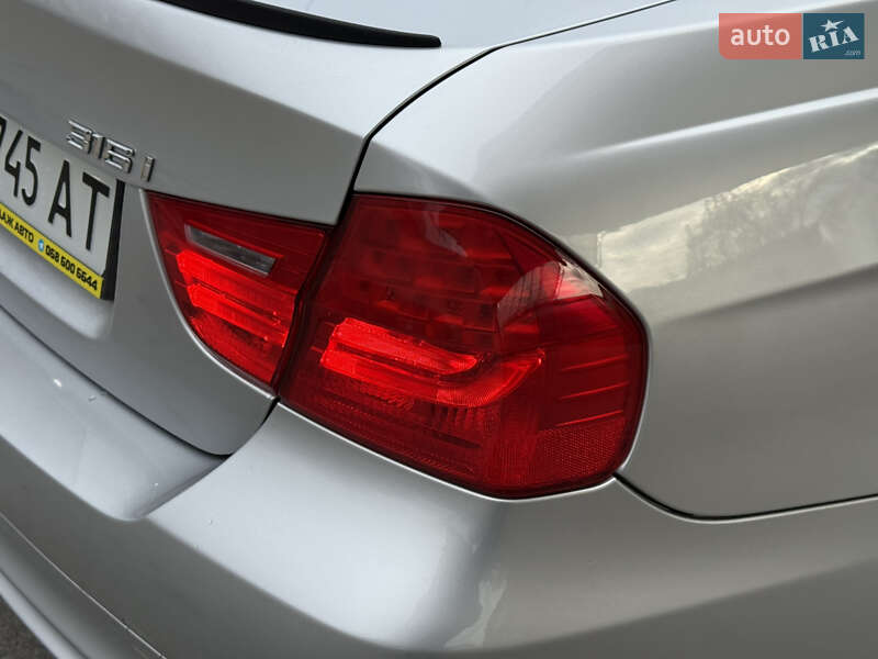 Седан BMW 3 Series 2010 в Днепре фото 29 Седан BMW 3 Series 2010 в Днепре