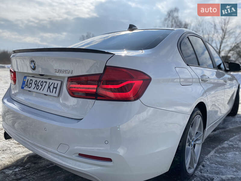 Седан BMW 3 Series 2017 в Житомире