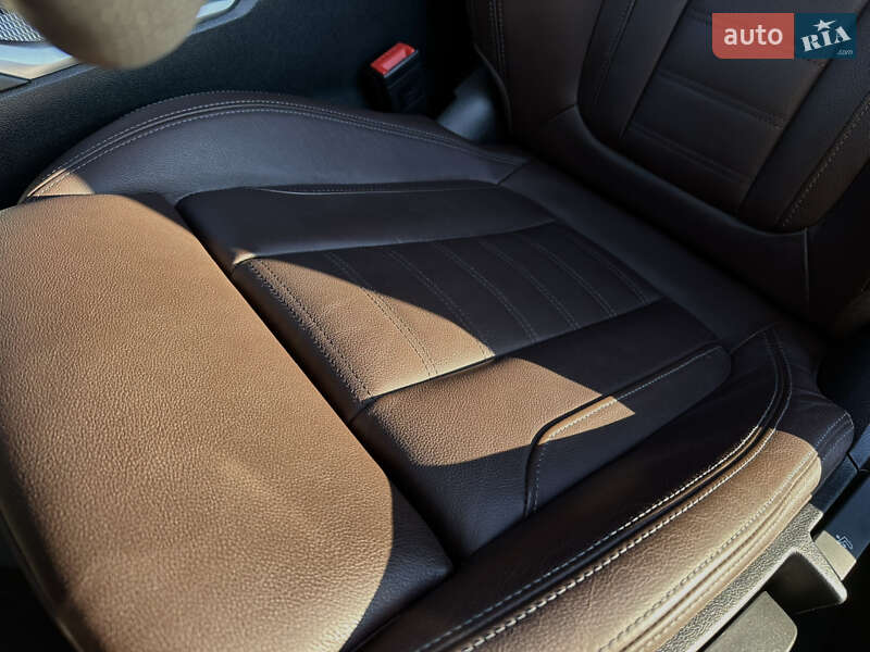 Седан BMW 3 Series 2022 в Киеве