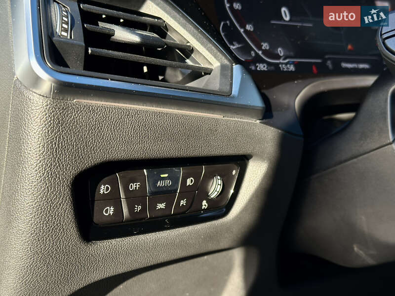 Седан BMW 3 Series 2022 в Киеве