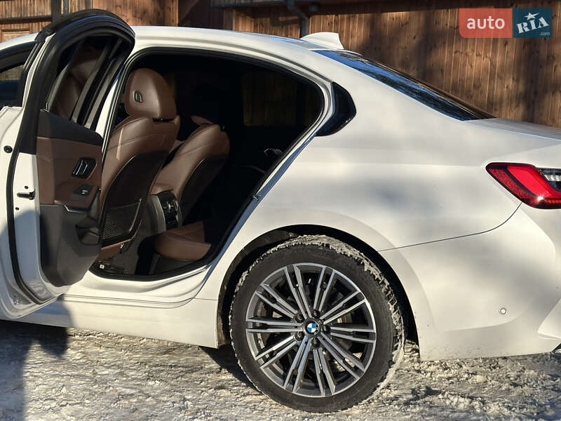 Седан BMW 3 Series 2022 в Киеве