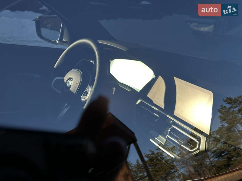 Седан BMW 3 Series 2022 в Киеве