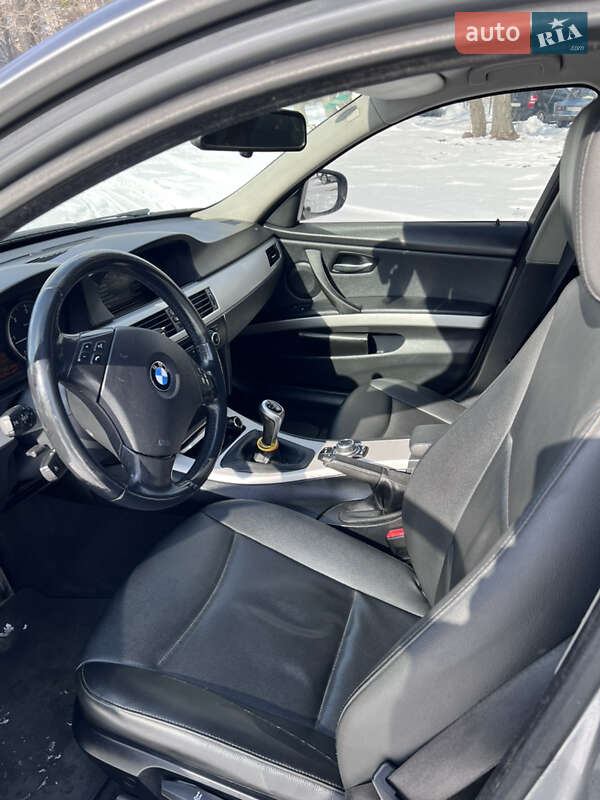 Седан BMW 3 Series 2009 в Черкасах