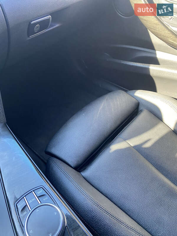 Седан BMW 3 Series 2017 в Первомайську