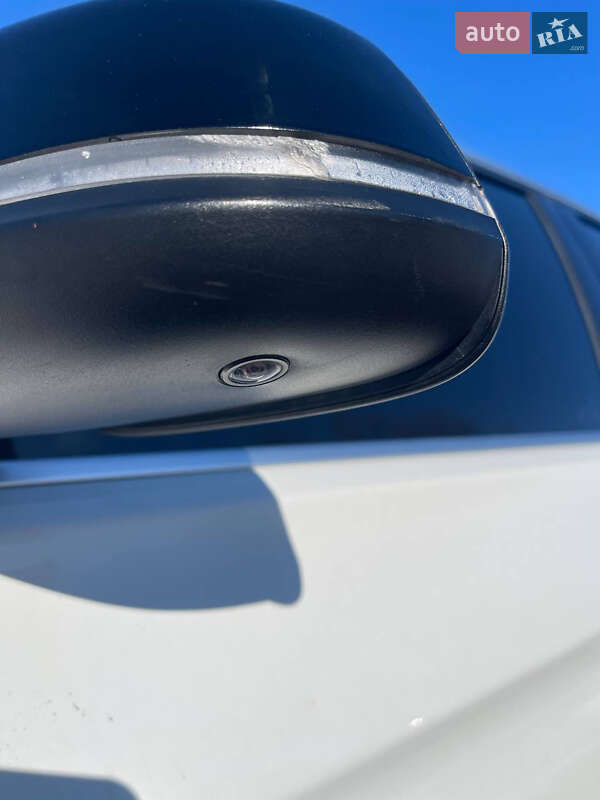 Седан BMW 3 Series 2017 в Первомайську