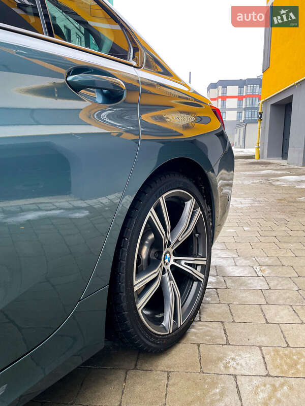 Седан BMW 3 Series 2020 в Ивано-Франковске