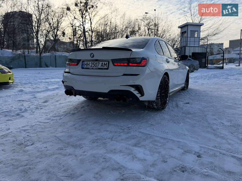 Седан BMW 3 Series 2019 в Киеве