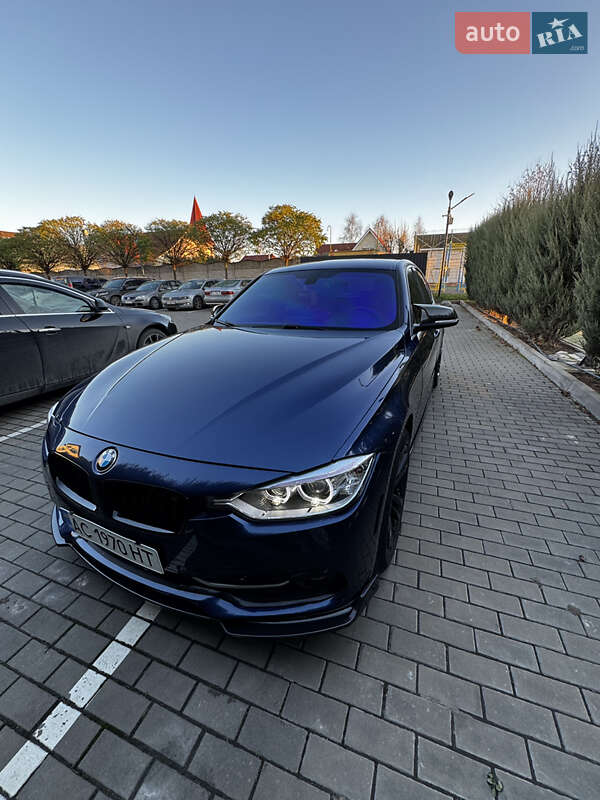 Седан BMW 3 Series 2017 в Луцке