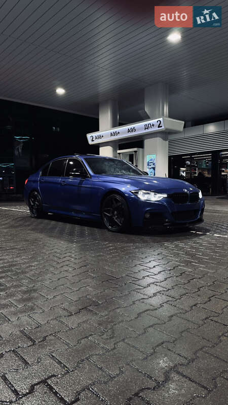 Седан BMW 3 Series 2016 в Киеве