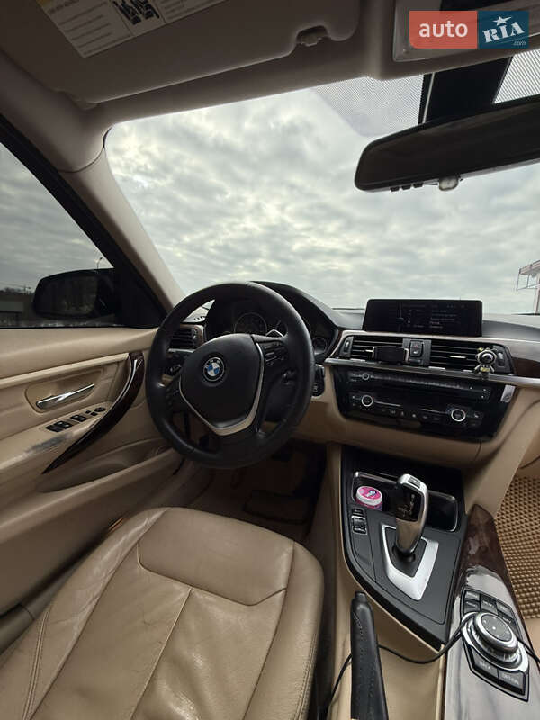 Седан BMW 3 Series 2013 в Львове