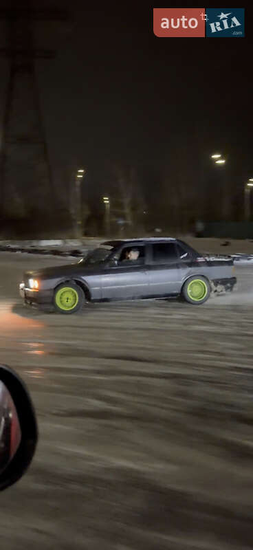 Седан BMW 3 Series 1985 в Киеве