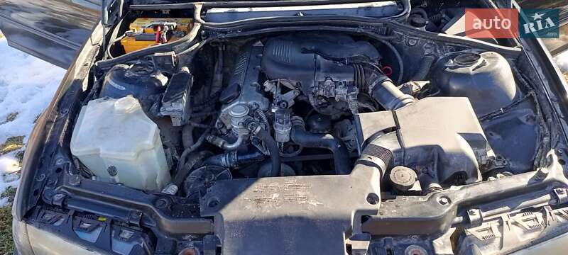 Седан BMW 3 Series 1999 в Жовкве