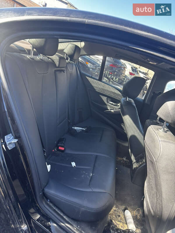 Седан BMW 3 Series 2015 в Стрые