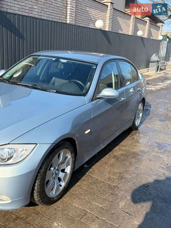 Седан BMW 3 Series 2005 в Ивано-Франковске