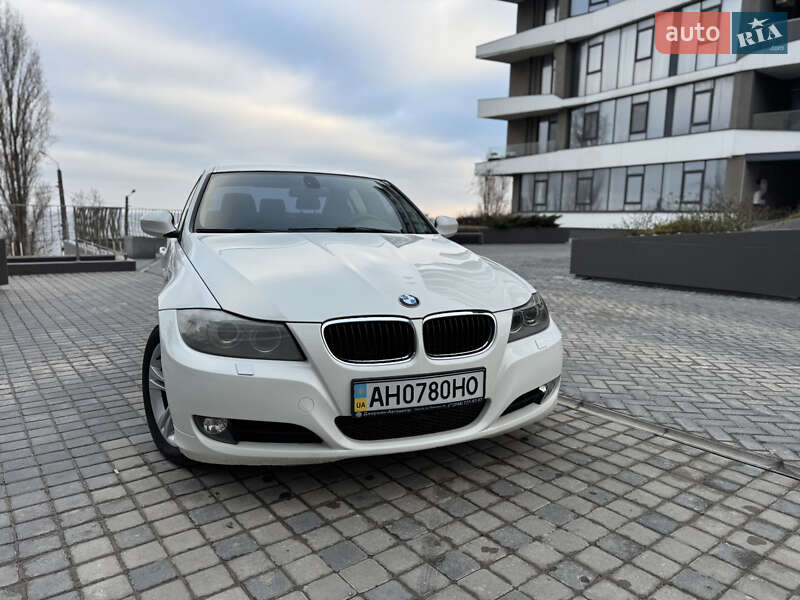 Седан BMW 3 Series 2011 в Одессе