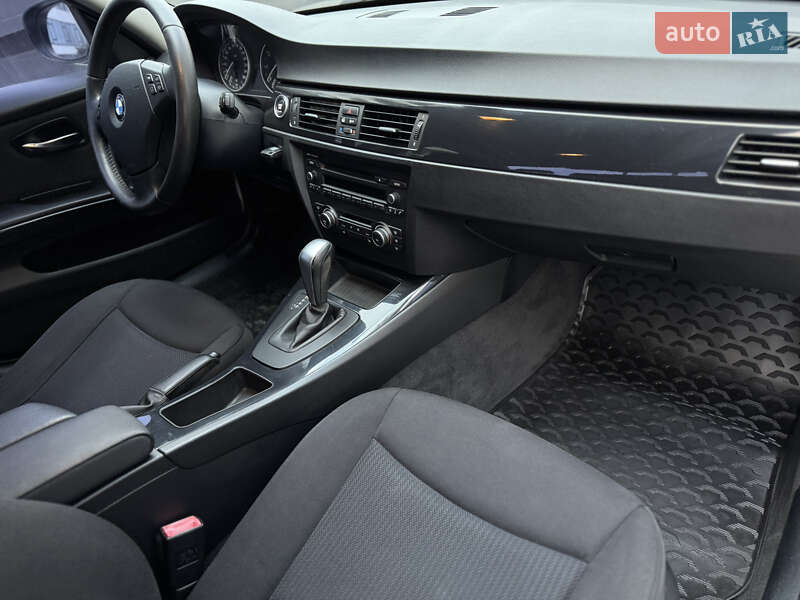 Седан BMW 3 Series 2011 в Одессе