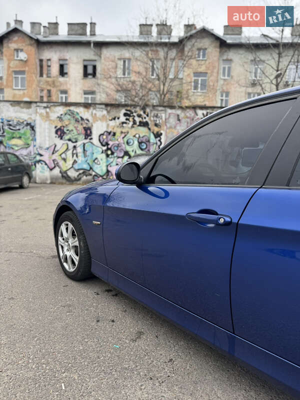 Седан BMW 3 Series 2007 в Львові