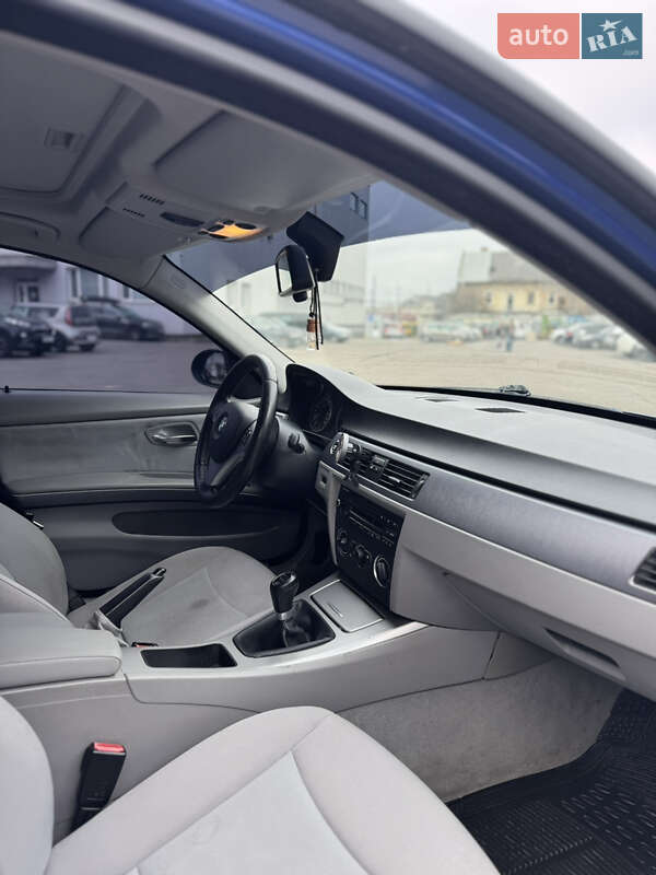 Седан BMW 3 Series 2007 в Львові
