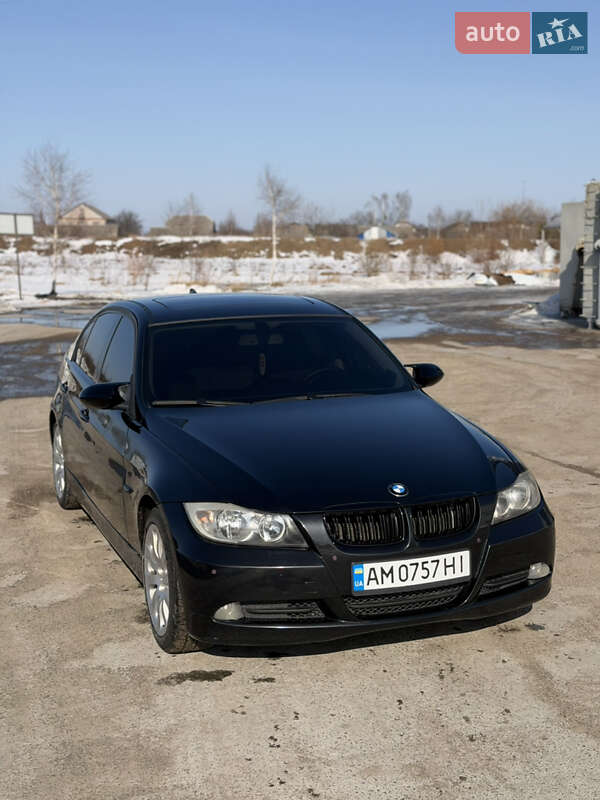 Седан BMW 3 Series 2005 в Киеве