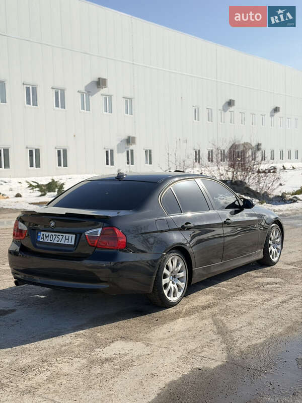 Седан BMW 3 Series 2005 в Киеве