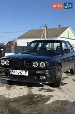 Седан BMW 3 Series 1983 в Вараші