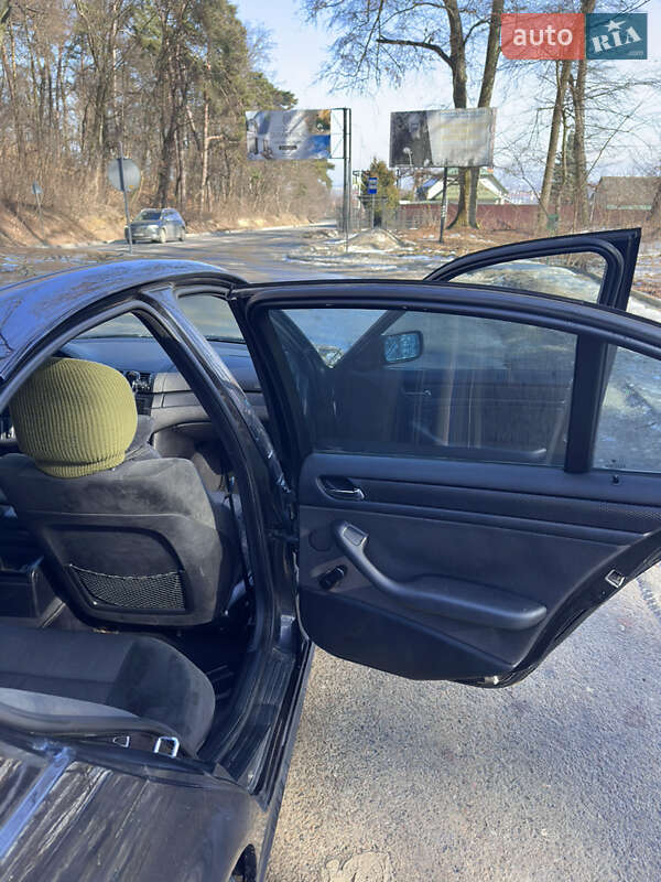 Седан BMW 3 Series 2001 в Львове