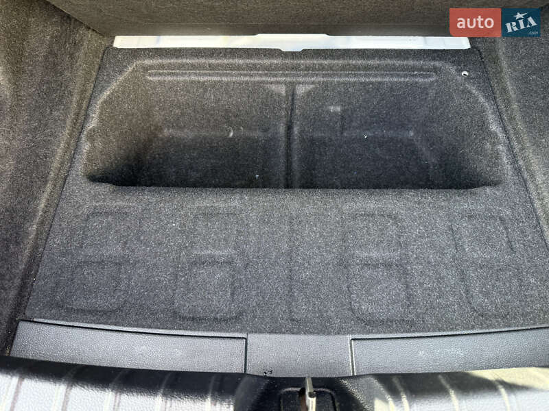 Седан BMW 3 Series 2012 в Киеве