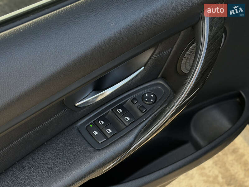 Седан BMW 3 Series 2015 в Шептицькому
