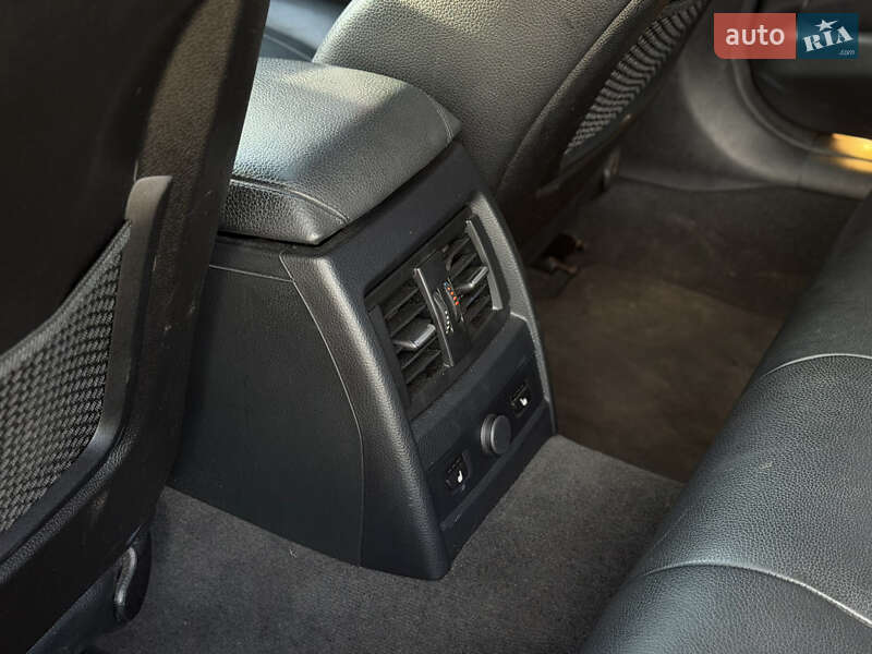 Седан BMW 3 Series 2015 в Шептицькому