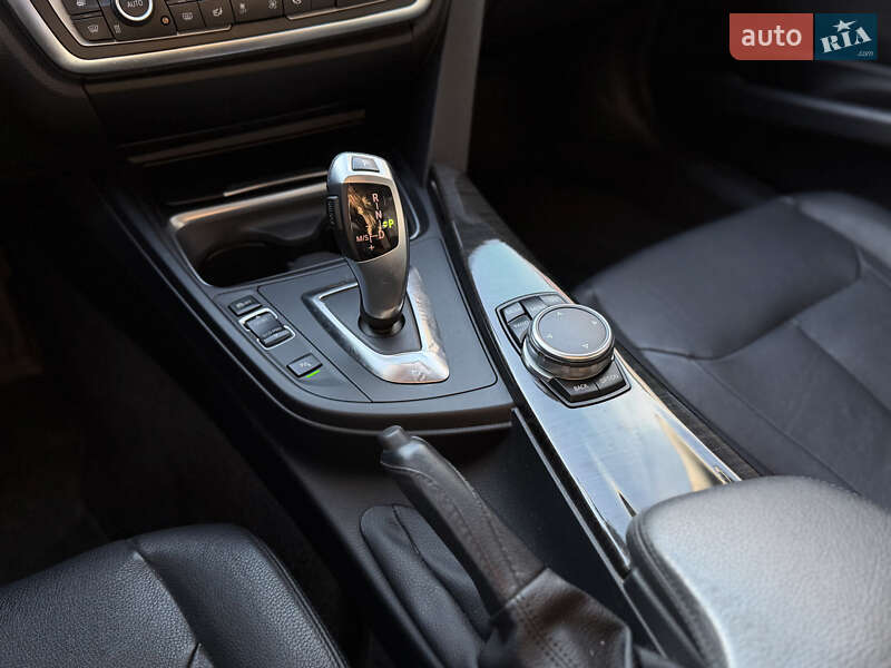 Седан BMW 3 Series 2015 в Шептицькому