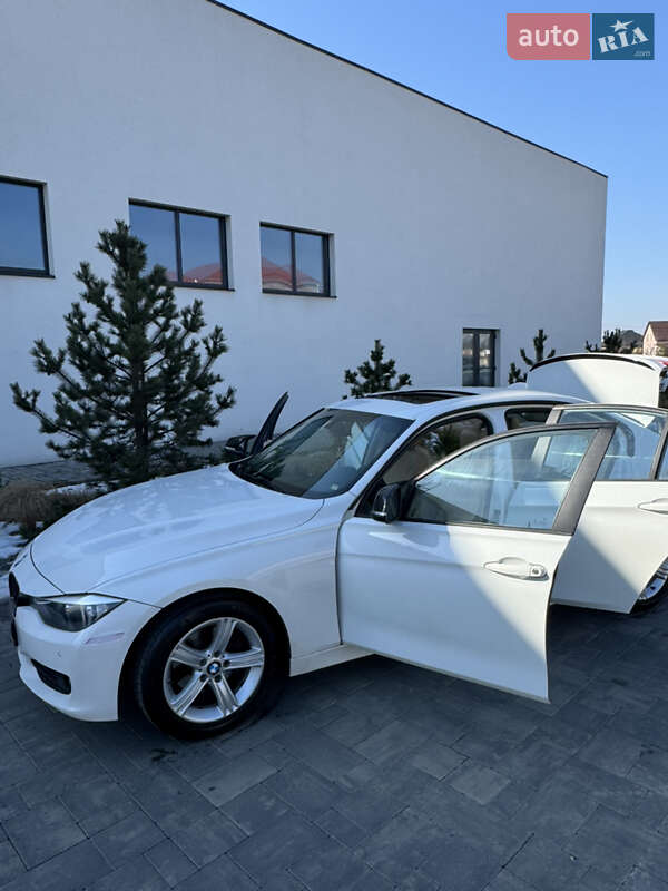 Седан BMW 3 Series 2015 в Луцке