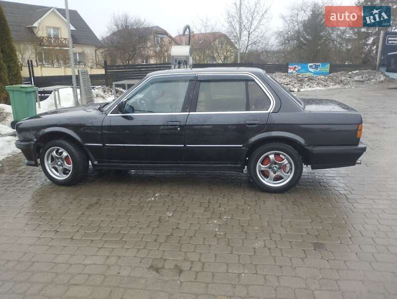 Седан BMW 3 Series 1990 в Надворной