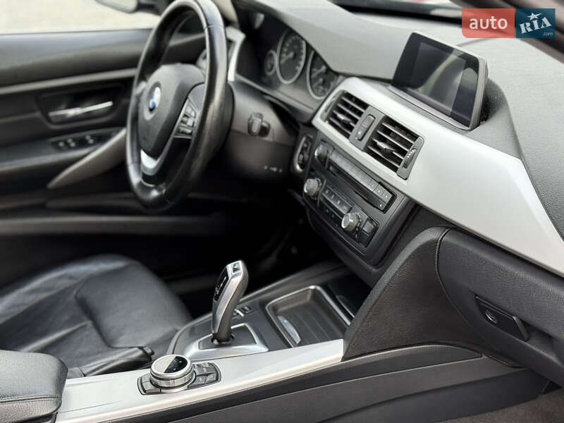 Седан BMW 3 Series 2013 в Черновцах