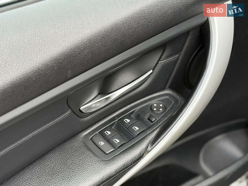Седан BMW 3 Series 2013 в Черновцах