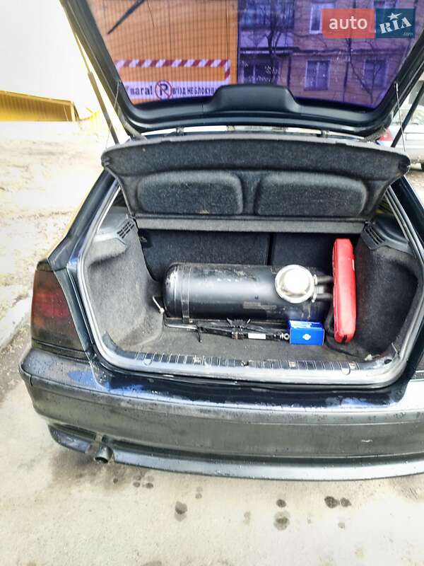 Купе BMW 3 Series 2004 в Кривом Роге