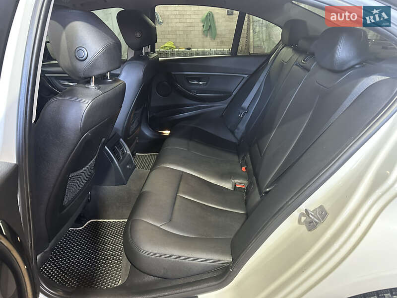 Седан BMW 3 Series 2014 в Киеве