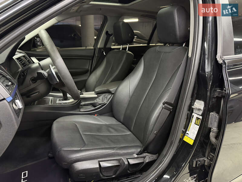 Седан BMW 3 Series 2016 в Одессе