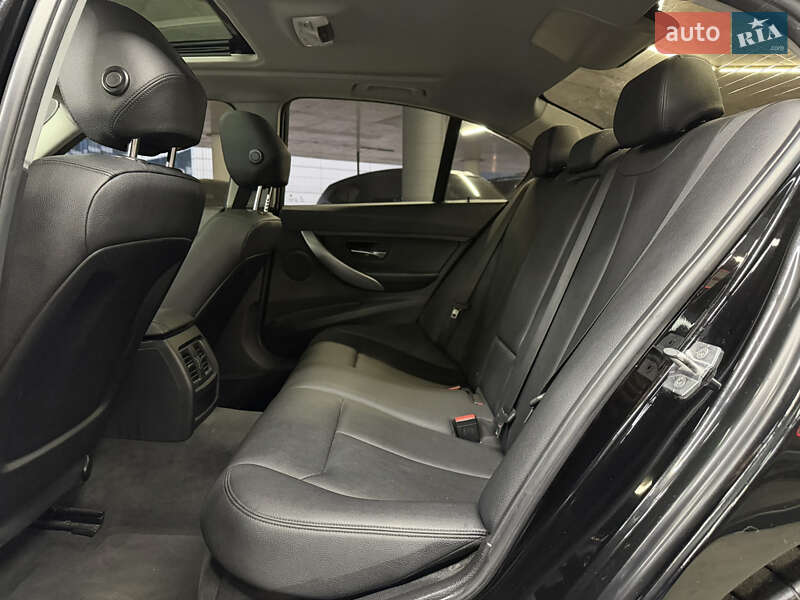 Седан BMW 3 Series 2016 в Одессе