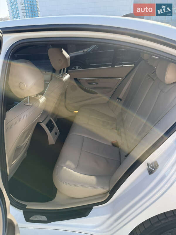 Седан BMW 3 Series 2015 в Одессе