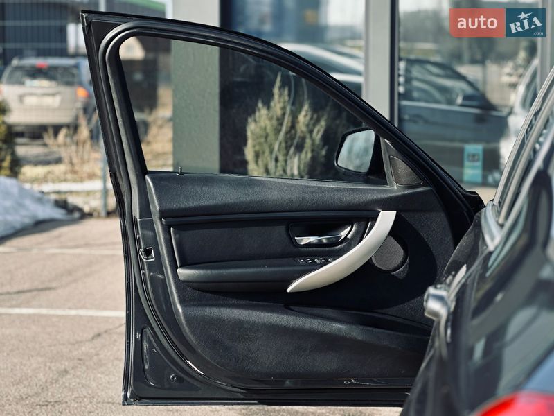 Седан BMW 3 Series 2014 в Кременчуге