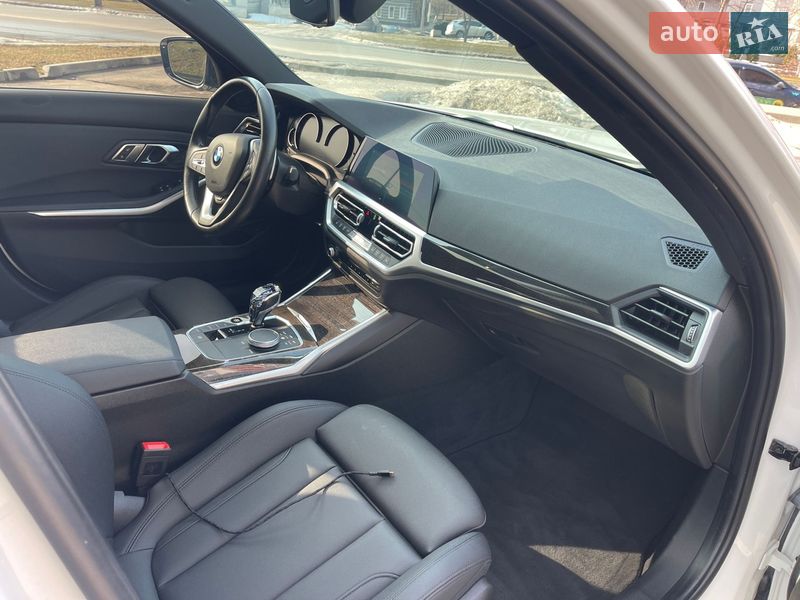 Седан BMW 3 Series 2019 в Харькове