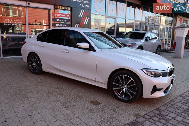 Седан BMW 3 Series 2022 в Львове