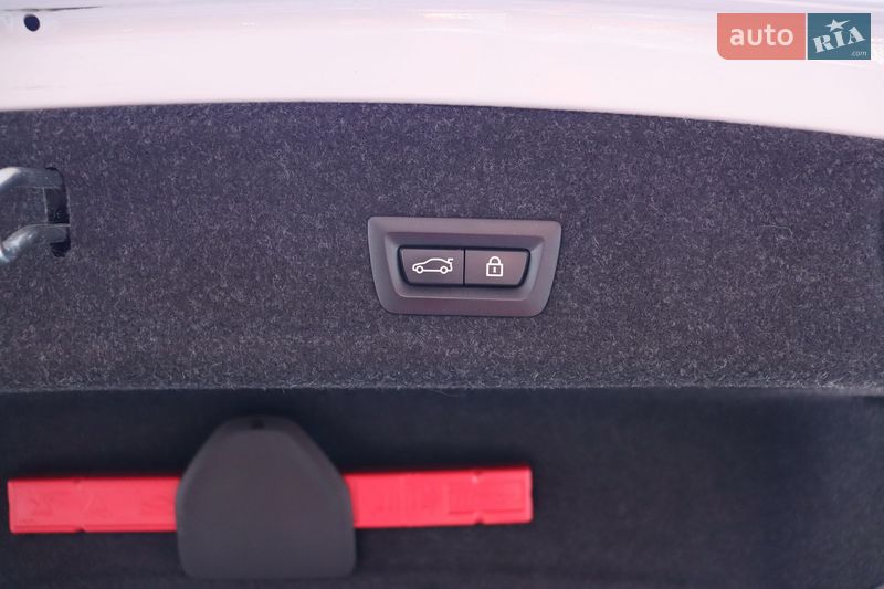 Седан BMW 3 Series 2022 в Львове