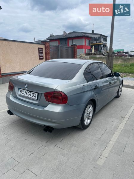Седан BMW 3 Series 2005 в Львове